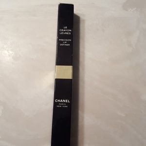 Chanel lip liner pencil - magenta